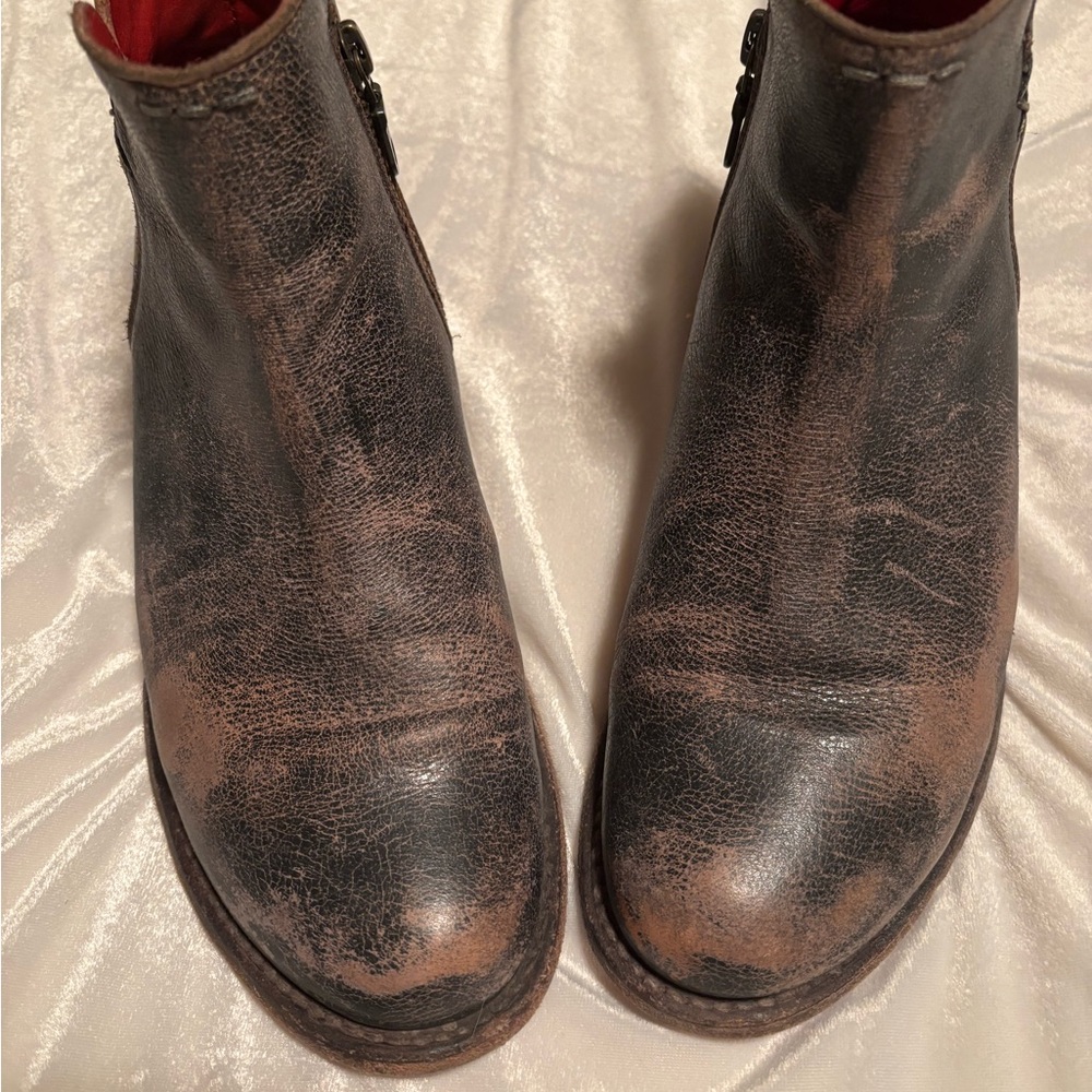 BedStu Yarisa ankle boots 8.5 rustic brown, red bottoms